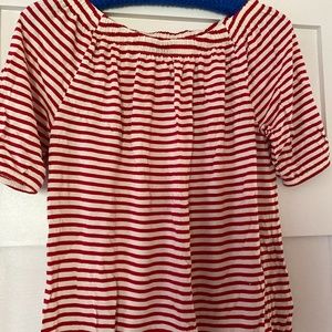 Cute summer top.  Nautical!